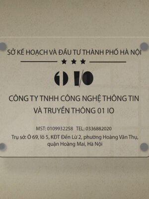 Thiết kế biển công ty Mica trong suốt chữ màu