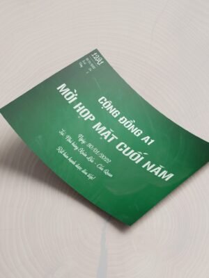 Thư mời họp mặt cuối năm phong cách bảng xanh phấn trắng